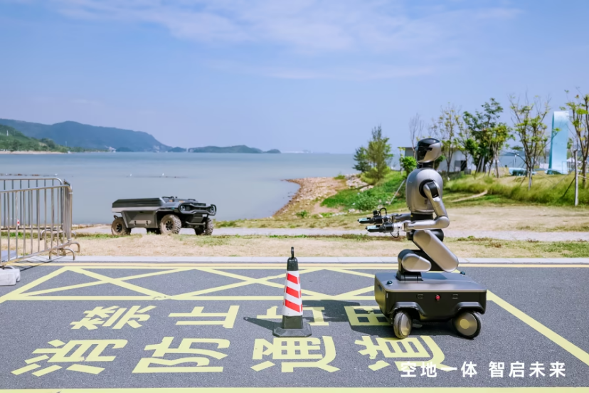 (1030通稿)道通发布AAGI解决方案品牌,以空地一体具身智能矩阵及行业大脑推动无人集群智能作业1362